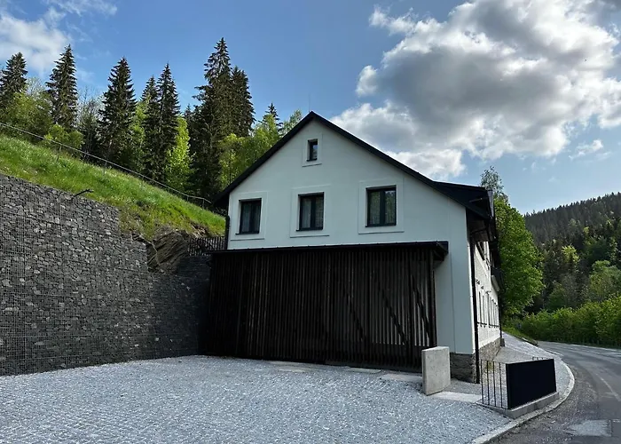 Rakosarna & Lägenhet Špindlerŭv Mlýn